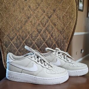 Nike Air Force 1 '07 Low Light Bone/White Lace Up Sneakers Shoes